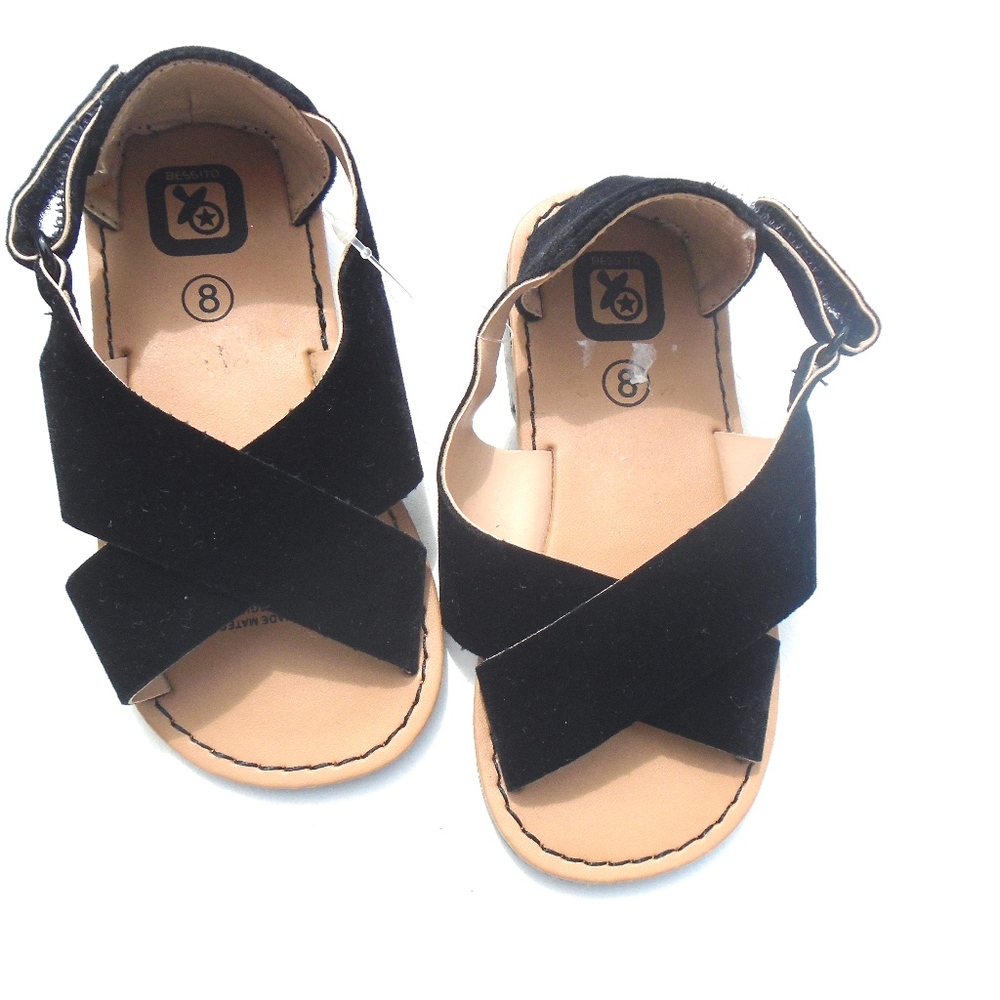 NWOT! GIRLS BLACK VELVET SANDALS SZ 8