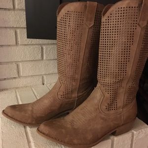 Women's boots