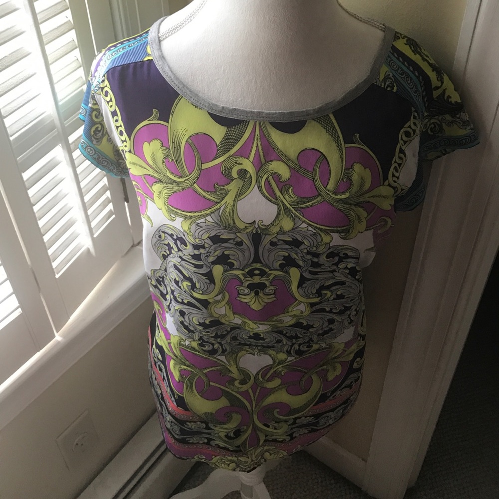 Anne New edition TOP