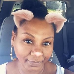 Meet your Posher, Yolanda