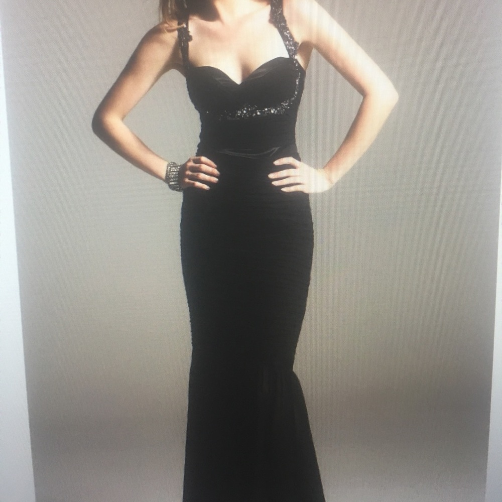 ⚠️CELEB WORN⚠️ Faviana "6000" Black Gown