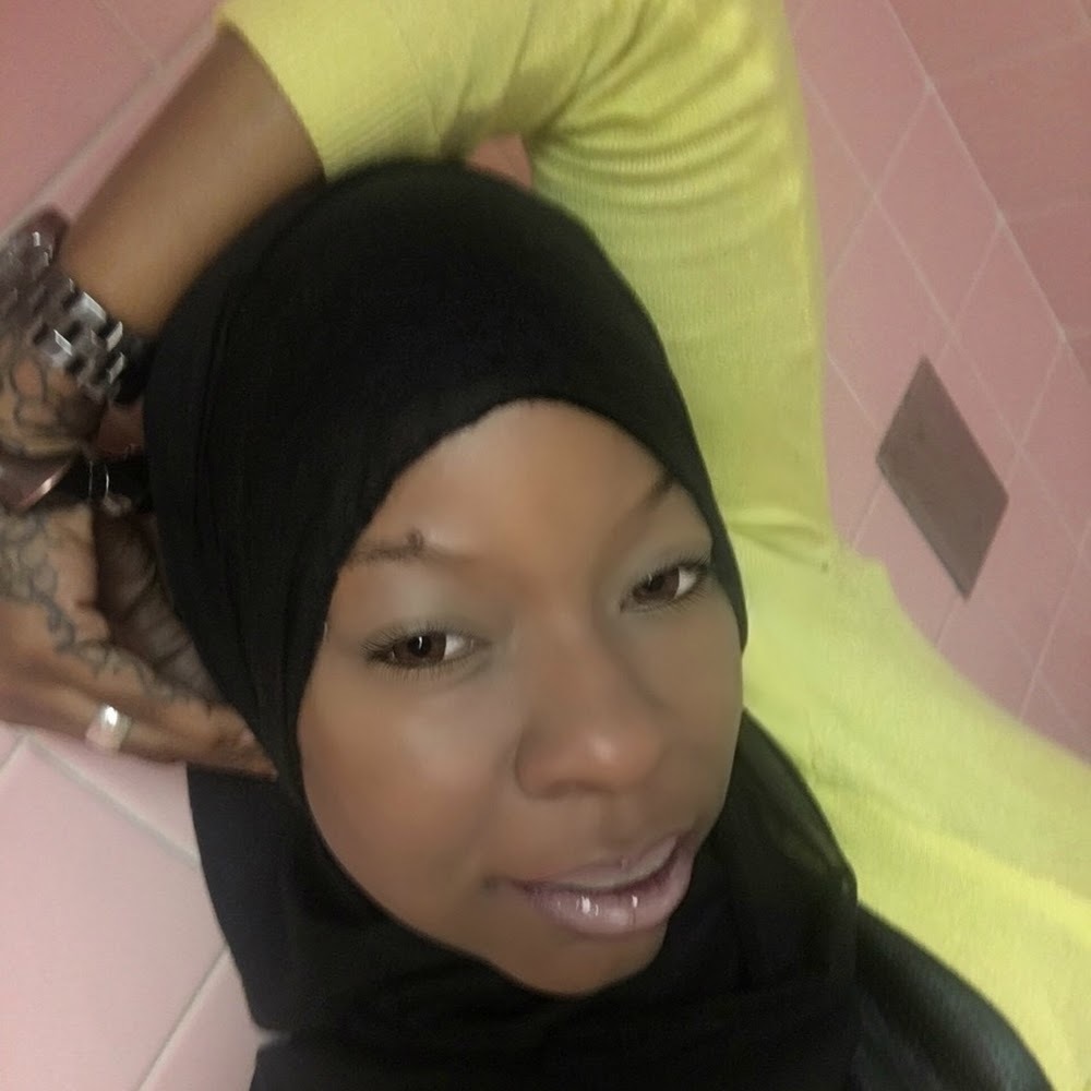 Meet your Posher, Nakia