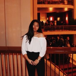 Meet your Posher, Evita phuc