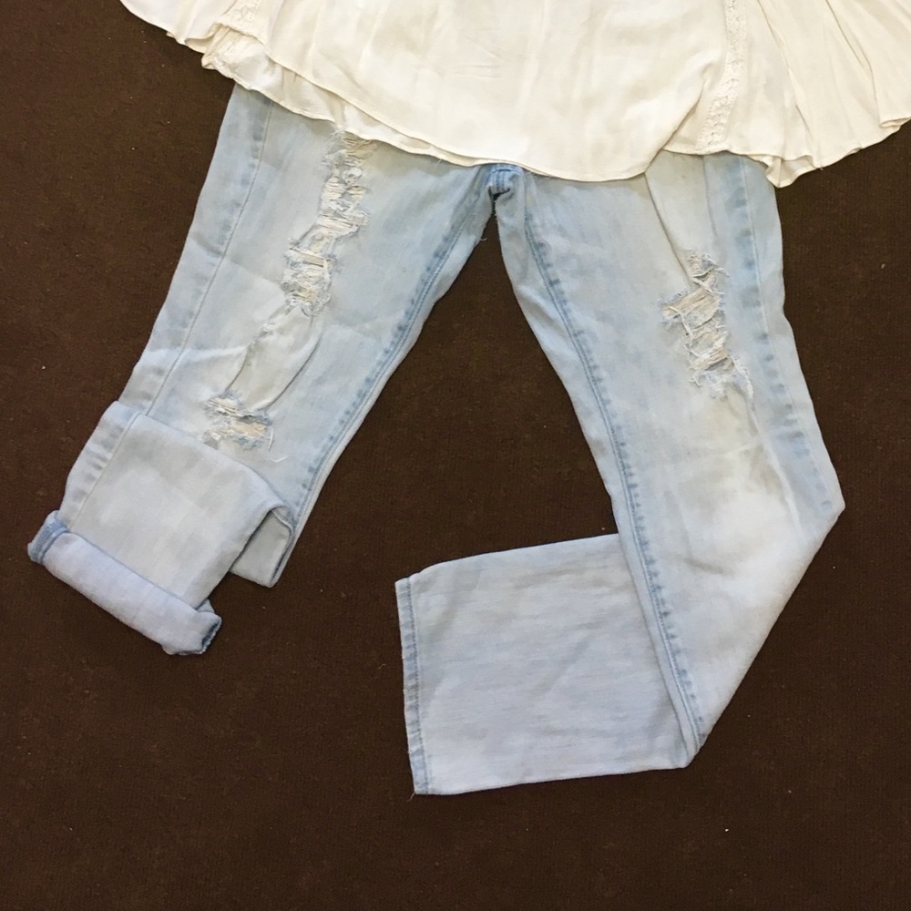 AE Light Wash Skinnies