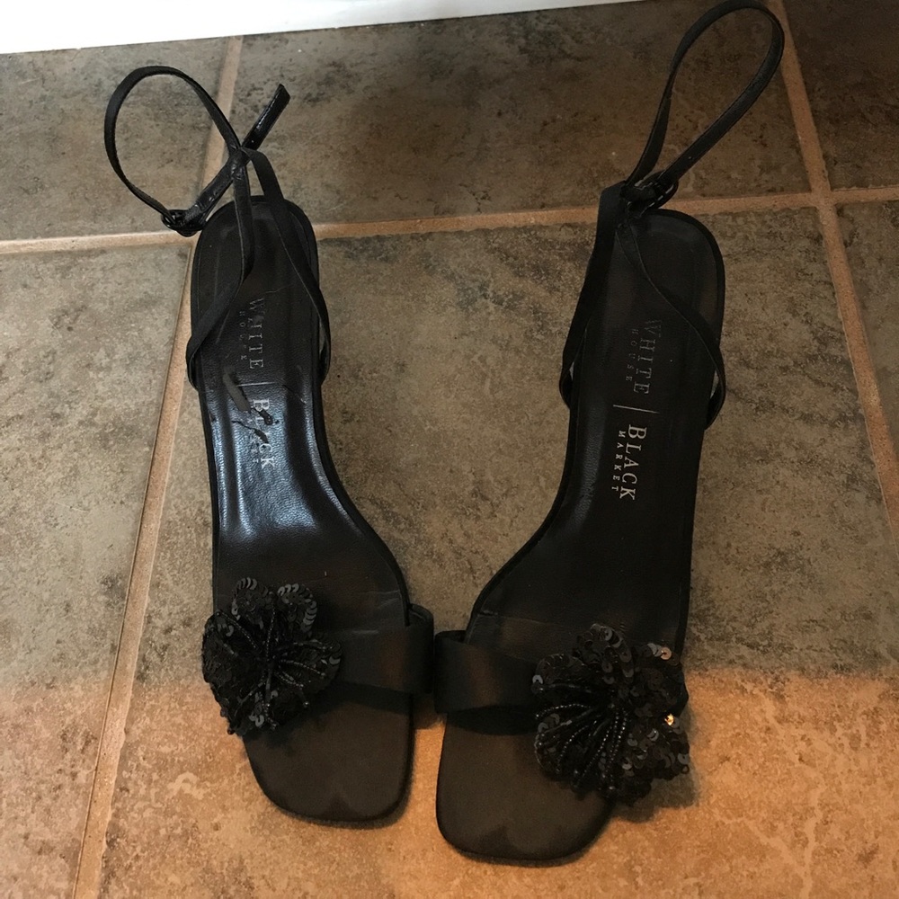 White House Black Market size 7 black heels
