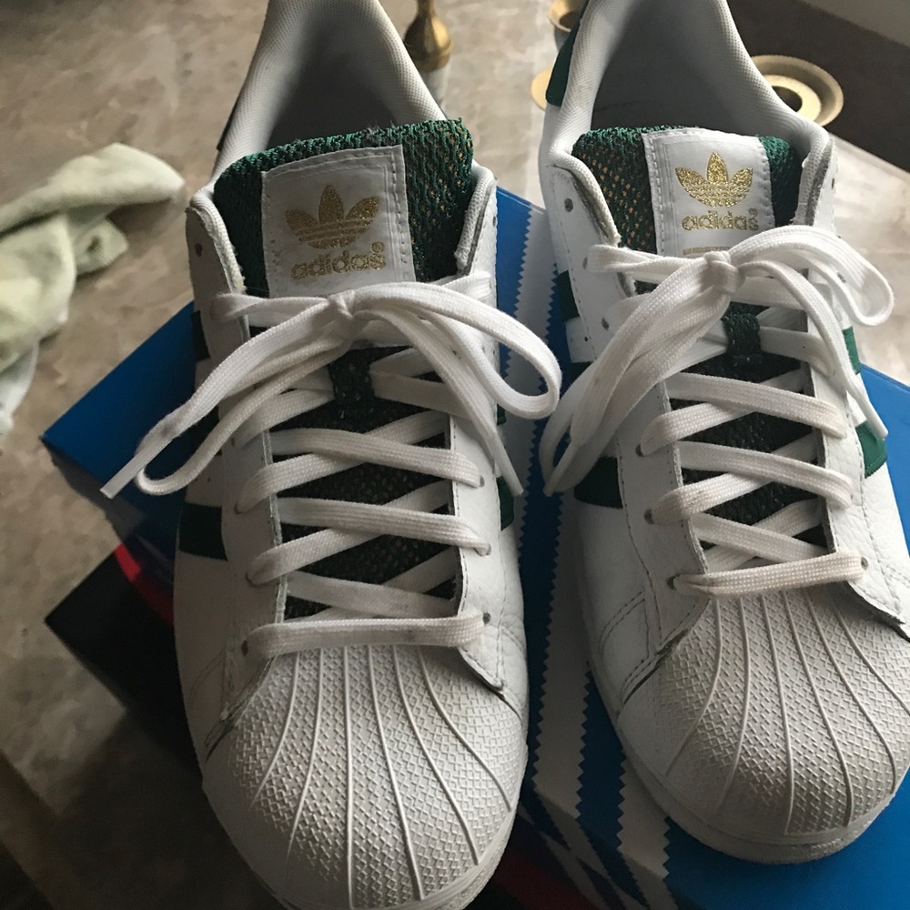 Adidas superstars