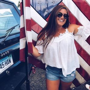 Meet your Posher, Hailey