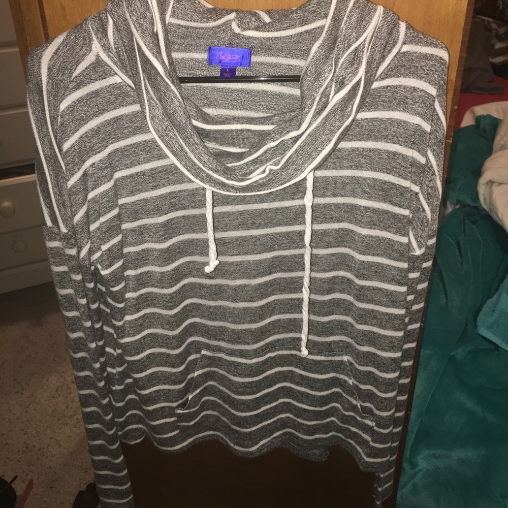 Long sleeve sweater shirt