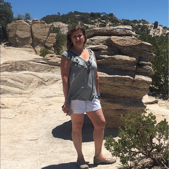 Meet your Posher, Roberta - Picture 1 of 1