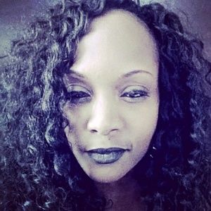 Meet your Posher, Kendra