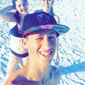 Meet your Posher, Christian