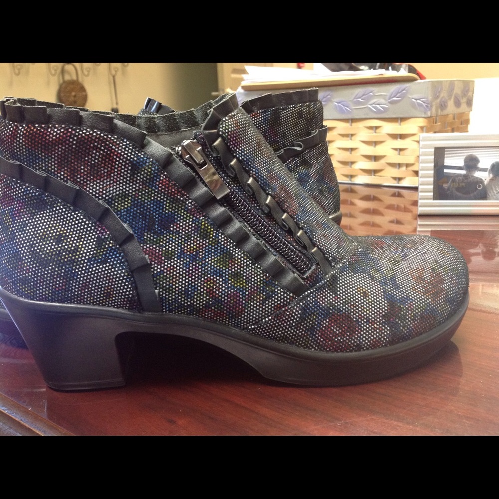 Algeria boots