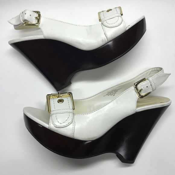 Nine West Wedge w/Gold Accent Buckles - Picture 5 of 6