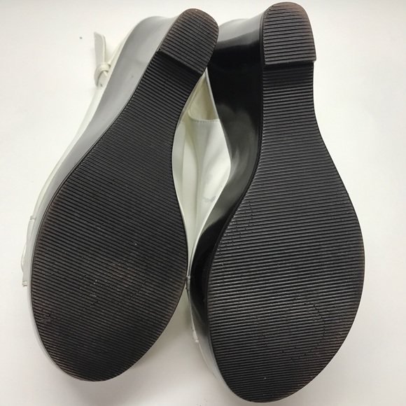 Nine West Wedge w/Gold Accent Buckles - Picture 6 of 6