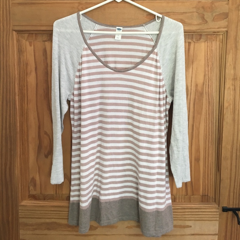 Old Navy Maternity knit shirt