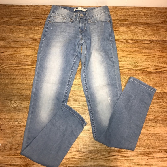 Levi Skinny Jeans - Picture 1 of 6