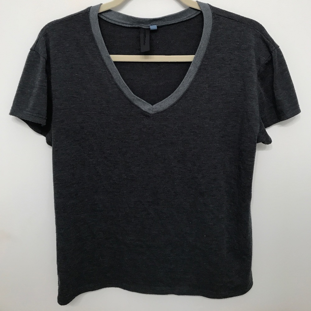 grey tshirt