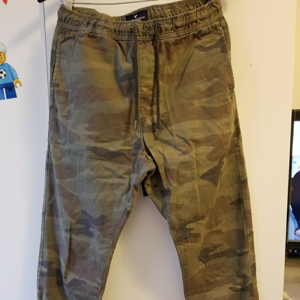 American eagle camo joggers