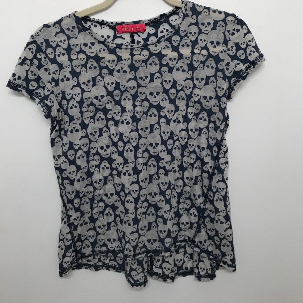 skull printed tshirt