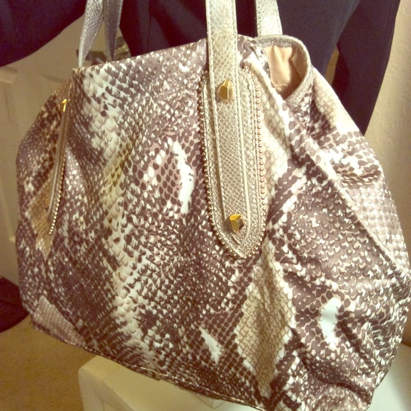 Diane Von Furstenberg Handbags - She's Back! 💋Diane Von Furstenberg HUGE Purse