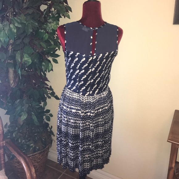 BCBG beautiful navy blue pleated dress. - Picture 3 of 5