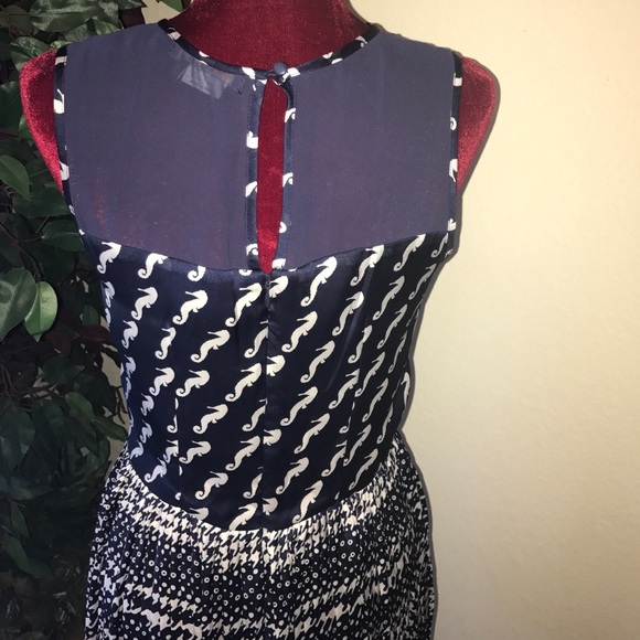 BCBG beautiful navy blue pleated dress. - Picture 4 of 5