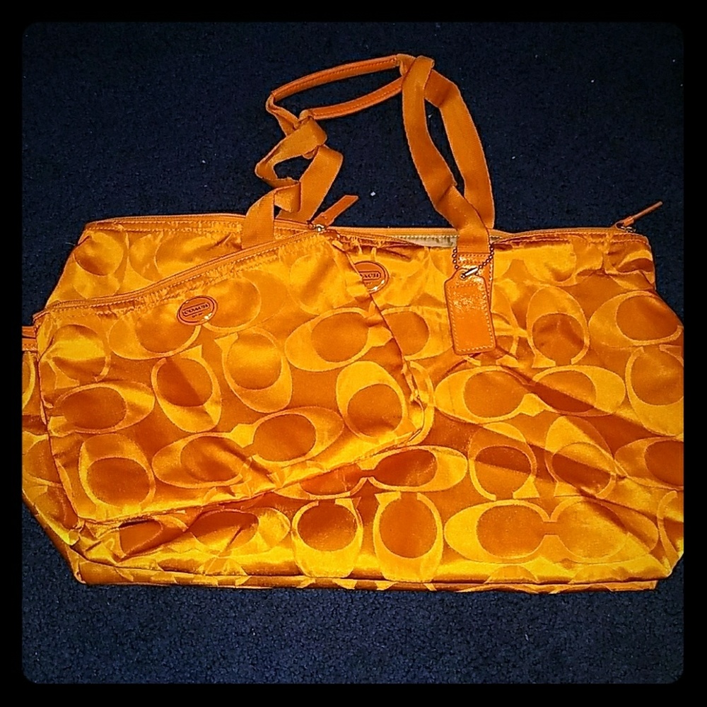 XL Coach weekender tote 💛⭐☄️👝👜