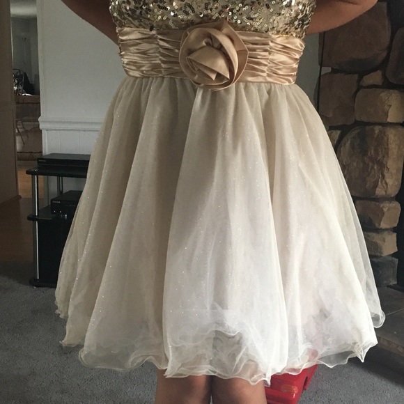 Homecoming dress size 9 - Picture 2 of 2