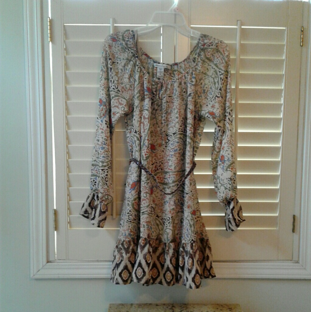 Woman's Dress - Picture 1 of 8