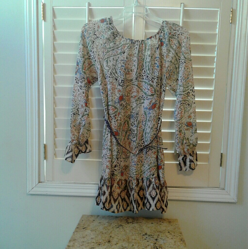 Woman's Dress - Picture 5 of 8