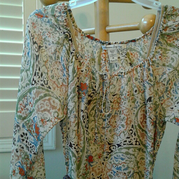 Woman's Dress - Picture 2 of 8