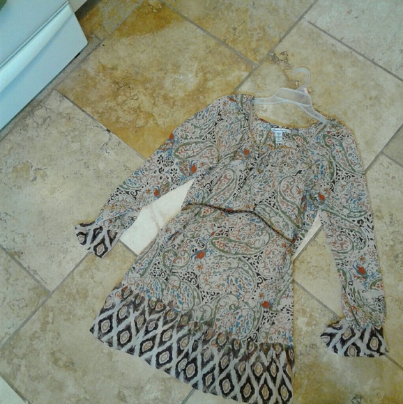 Woman's Dress - Picture 3 of 8