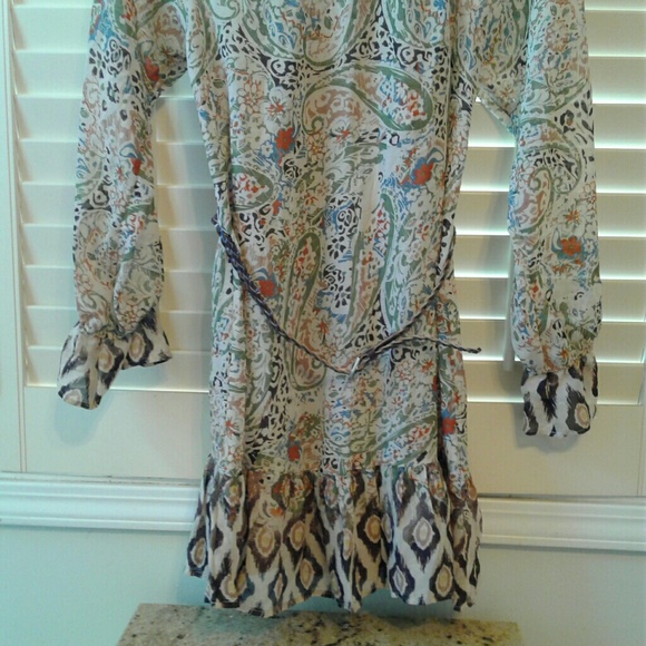 Woman's Dress - Picture 4 of 8