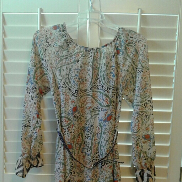 Woman's Dress - Picture 6 of 8