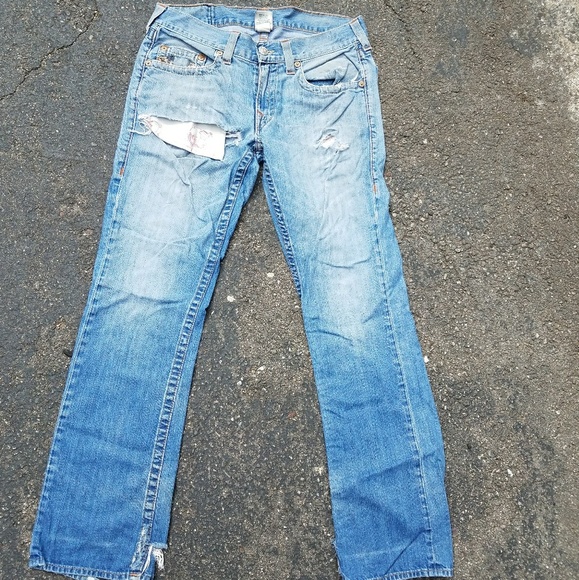 Trrue region attire. - Picture 2 of 7