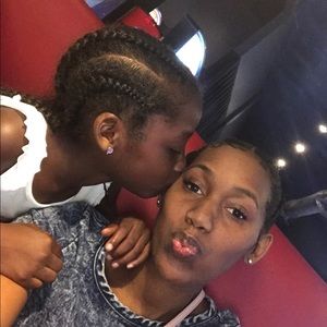 Meet your Posher, Makaiya