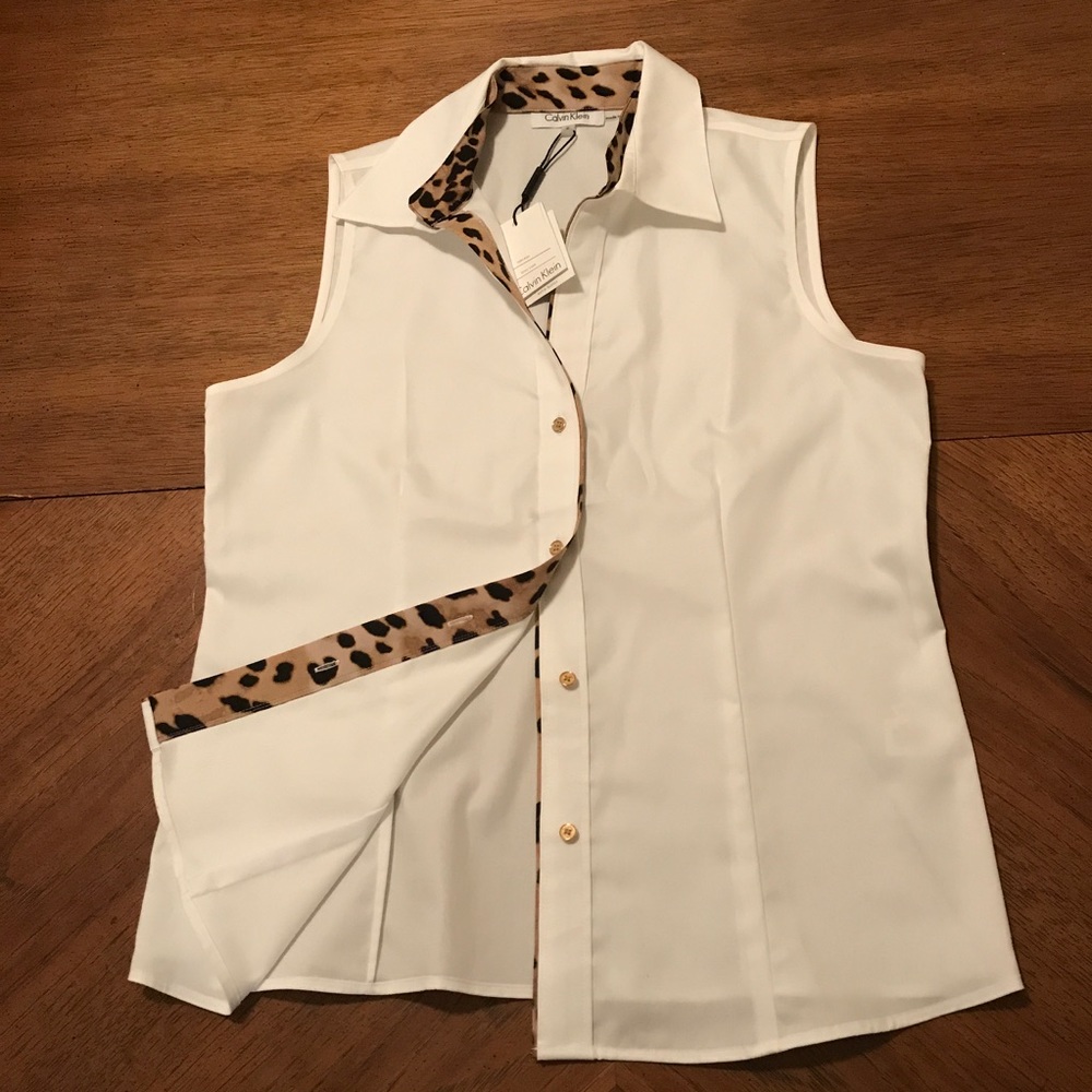 Calvin Klein Woman's Small White Button Up Animal