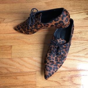 Pointed-toe Leopard Print Loafers