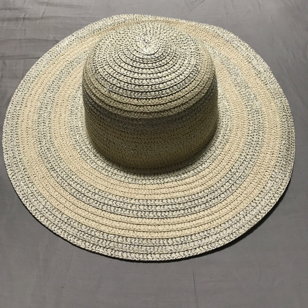 NWT beach floppy hat