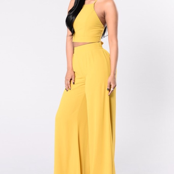 Fashion Nova Summer 2 piece set - Picture 5 of 8