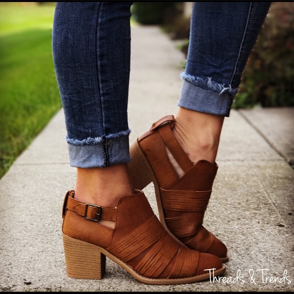 LAST PAIR! 🌸Cognac Buckle & Strap Booties - Picture 2 of 6