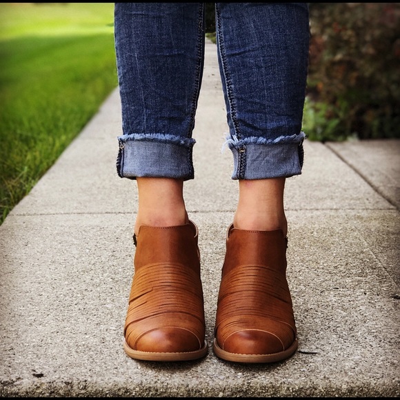 LAST PAIR! 🌸Cognac Buckle & Strap Booties - Picture 3 of 6