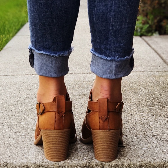 LAST PAIR! 🌸Cognac Buckle & Strap Booties - Picture 4 of 6