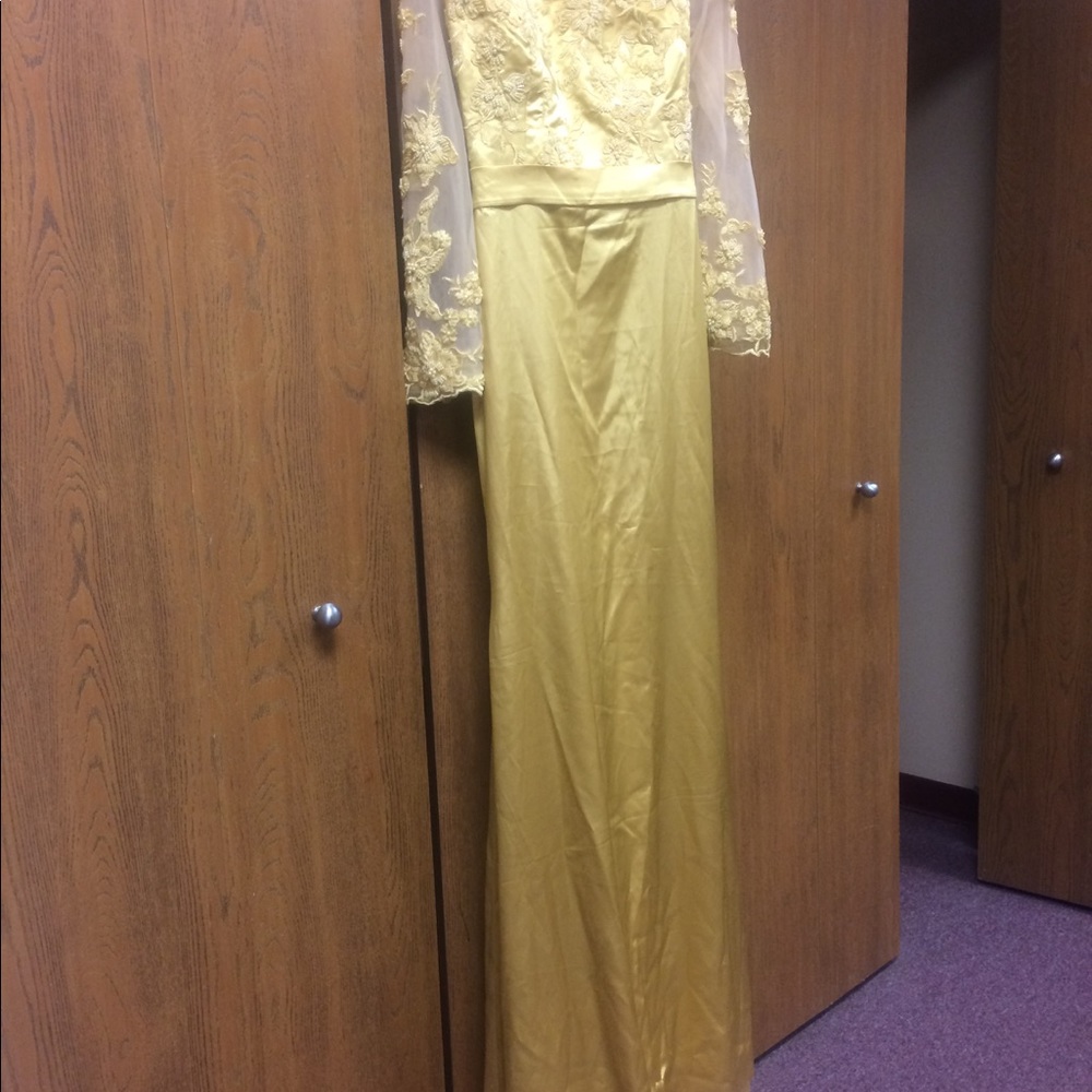 Long gold formal gown size 6