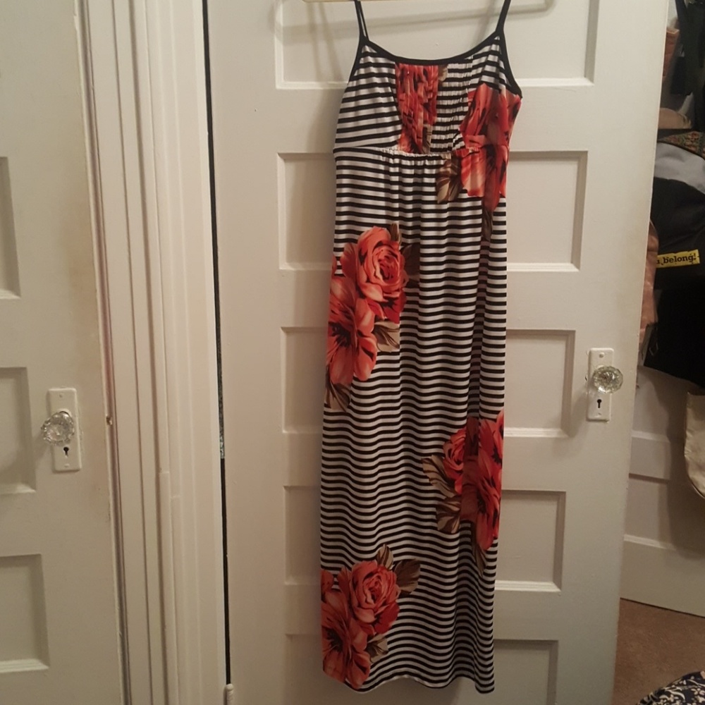 En Focus Dress