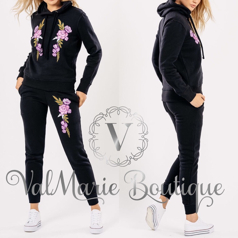 2 piece pant set LILAC EMBROIDERED SWEATSUIT SET - Picture 2 of 3