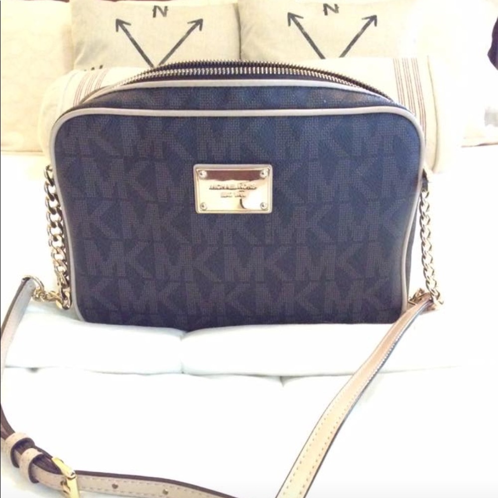 MK small cross body purse!