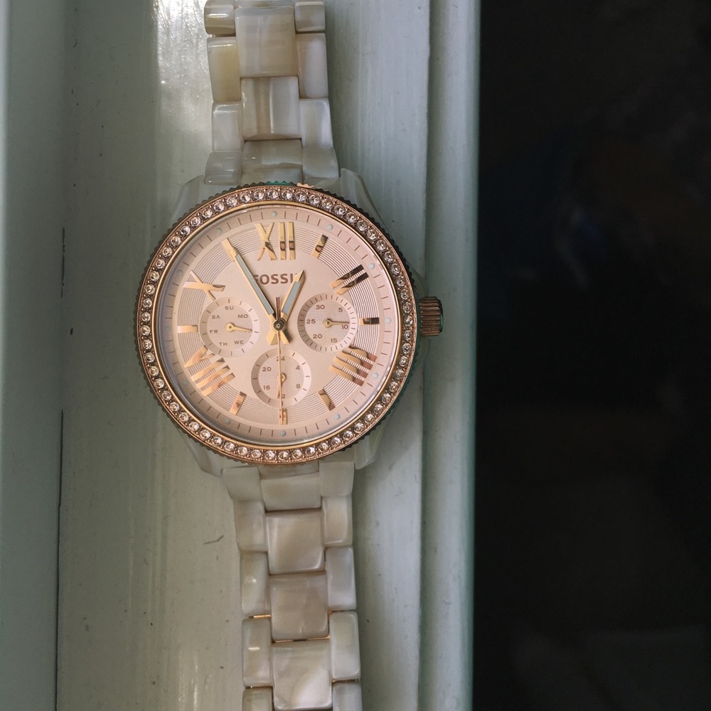 Fossil Cecile Shimmer Horn women's watch