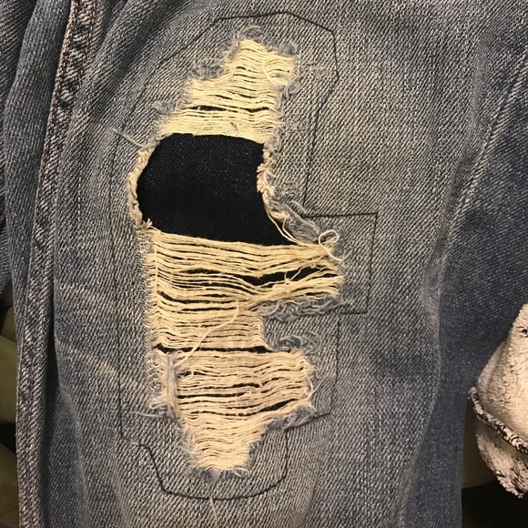 Abercrombie & Fitch Boyfriend Jeans - Picture 3 of 3