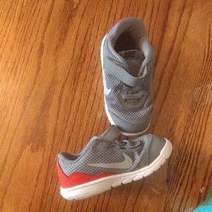 Toddler tennis shoes